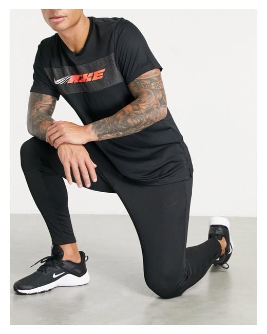 tapered leg joggers nike