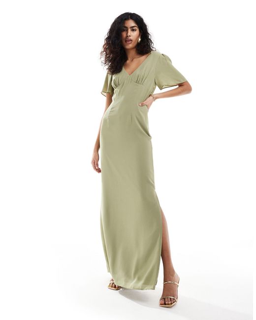 L'invitée - robe longue en mousseline à manches évasées - olive Pretty Lavish en coloris Green