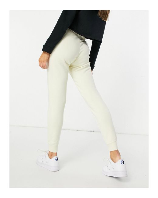 nike essential tight