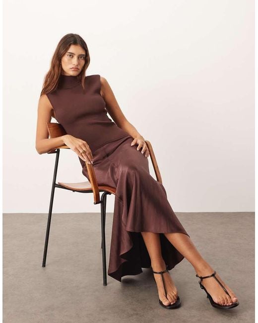 Vestido Midi Marrón De Punto Con Cintura Baja Y Falda De Satén De ARRANGE de color Pink