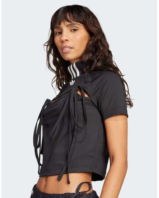 Top Corto Con Abertura Y Lazadas De Adidas Originals de color Black