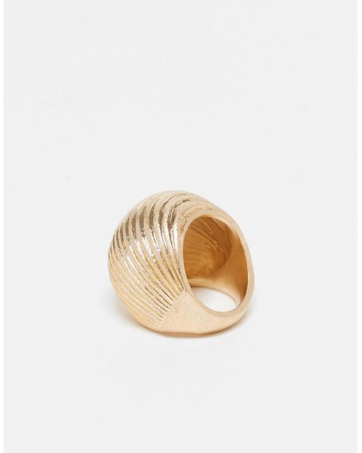 Bague bombée texturée effet brossé ASOS en coloris White