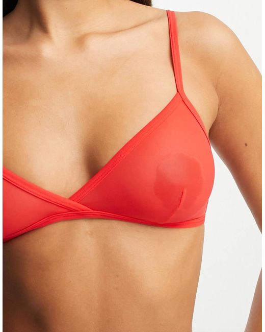 Bralette Triangular De Malla Bonnie De Weekday de color Red