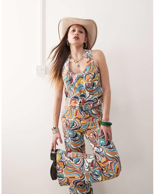 Wrangler White – kurzes denim-top mit hellem allover-print im stil der 70er, kombiteil
