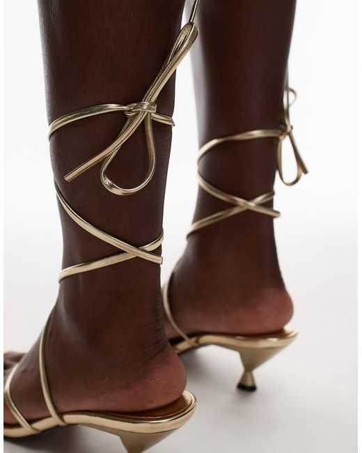 TOPSHOP White – imara – mittelhohe zehensteg-sandale