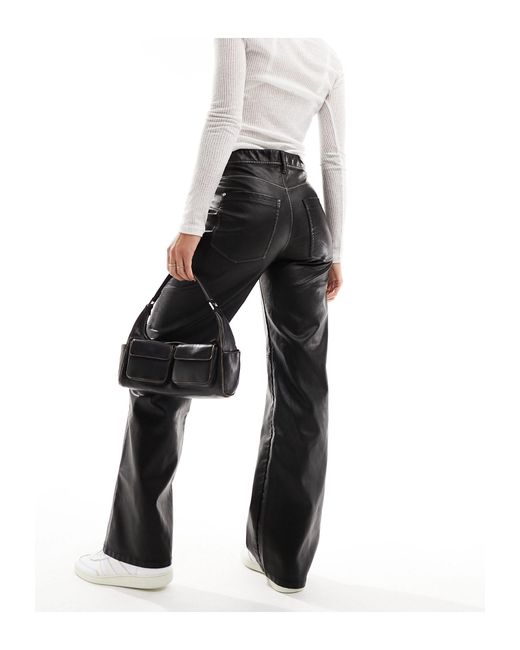 Pantalon droit en similicuir délavé Bershka en coloris Noir | Lyst