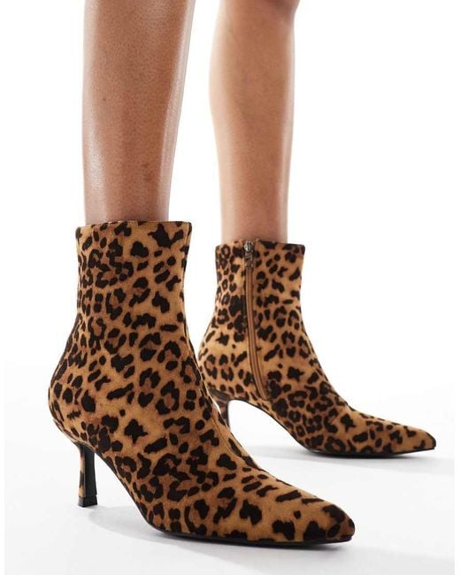 Botines De Tacón Bajo Con Estampado De De -Marrón Glamorous de color Brown