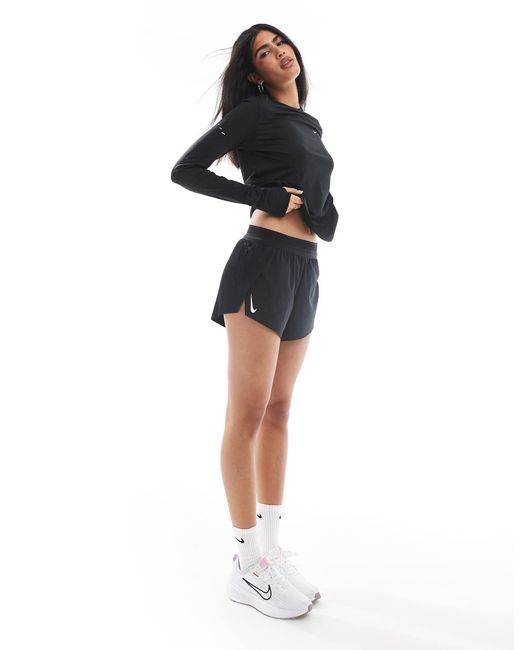 Nike Black – aeroswift dri-fit – plissierte shorts