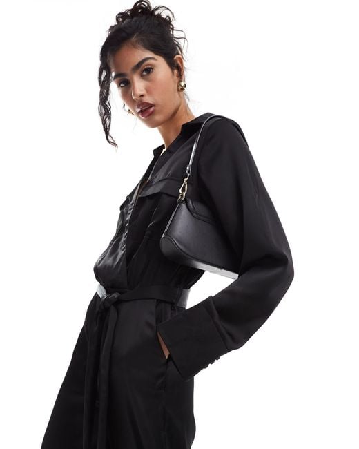 Pretty Lavish Black – utility-jumpsuit aus satin