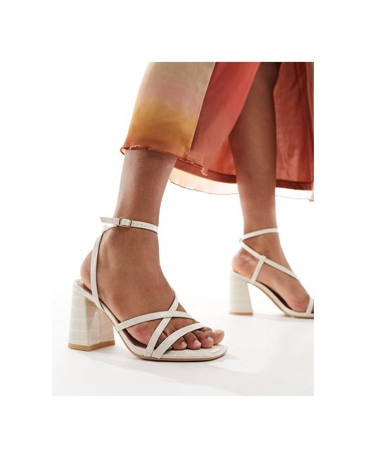 Sandalias blancas con diseño New Look de color Pink