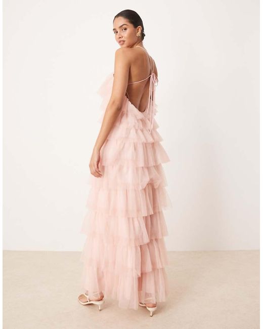 Pretty Lavish Maxi Jurk Van Tule Met Open Achterkant En Ruches in het Pink