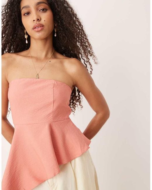 Top Color Coral Asimétrico Con Escote Palabra De Honor De Mango de color Pink