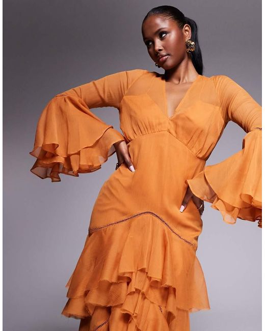 Vestito Lungo Color Ruggine Con Scollo Profondo, Volant E Inserti di ASOS in Orange