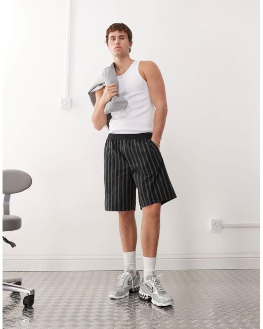 Weekday – loose fit shorts in Natural für Herren