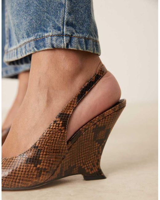 Zapatos Destalonados Con Cuña Y Estampado De Palmer De ASOS de color Blue