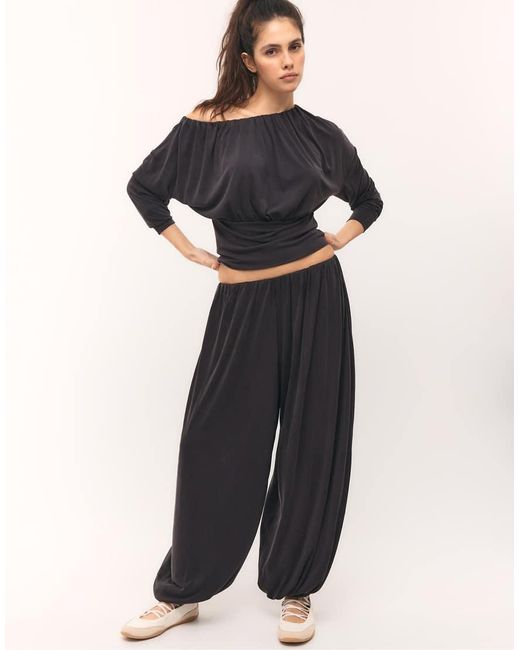 Stradivarius Black Soft-touch Flowing Balloon Trousers