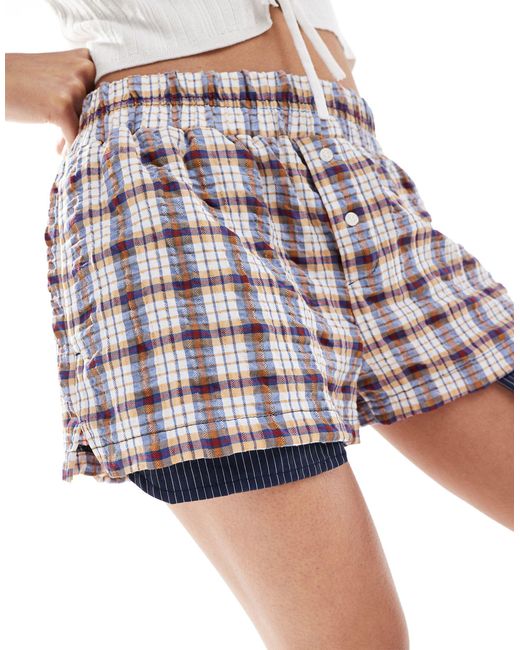 Bershka White – kastig geschnittene shorts