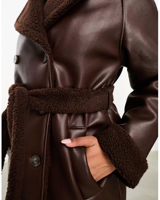 Lois - manteau aviateur long avec bordures en imitation peau Threadbare en coloris Black