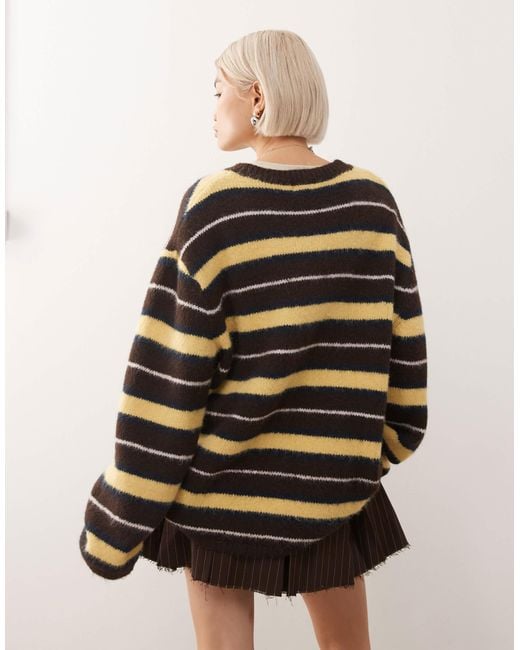 Gilet oversize en maille duveteuse - marron et jaune à rayures Monki en coloris Brown