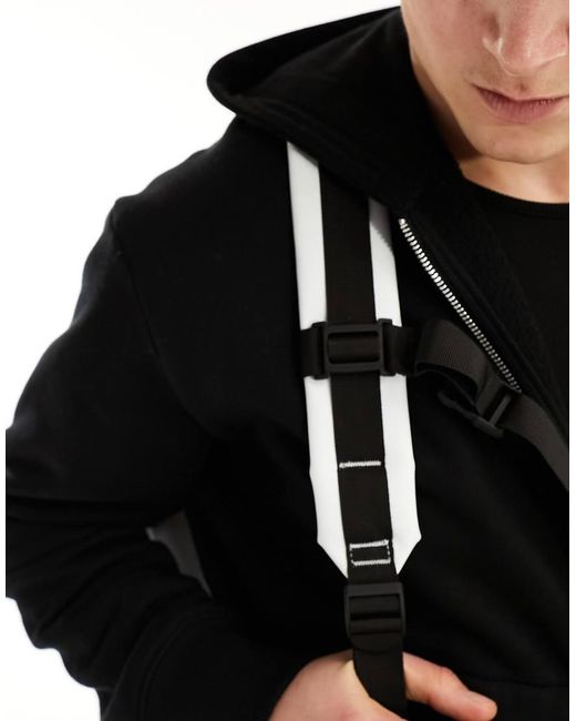 Mochila Grande Blanco Pastel Impermeable Con Detalles En Contraste Y Parte Superior Enrollable De Rains de color Black