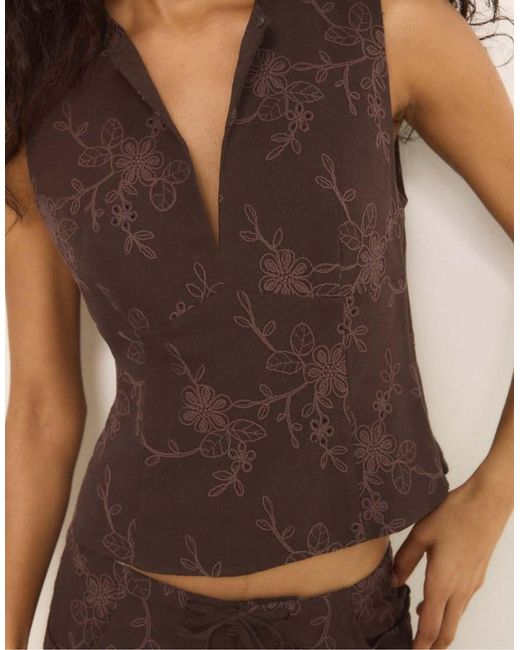 Stradivarius Brown Embroidered Fitted Sleeveless Top