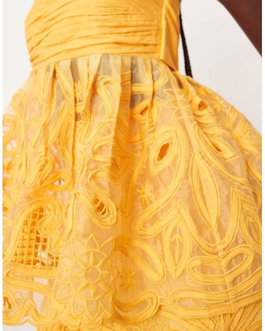 Cornelli di ARRANGE in Yellow