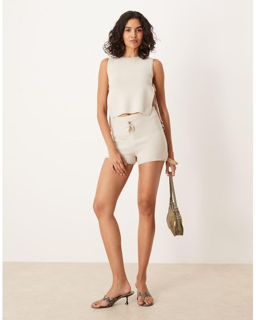 Camiseta Sin Mangas Con Lazadas Laterales De Punto De Mezcla De Lino De (Parte De Un Conjunto)-Neutro ASOS de color White