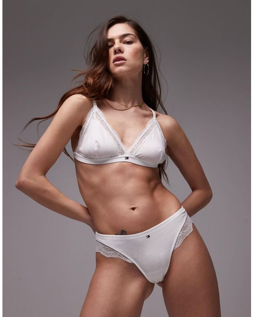 String échancré en dentelle Tommy Hilfiger en coloris Brown