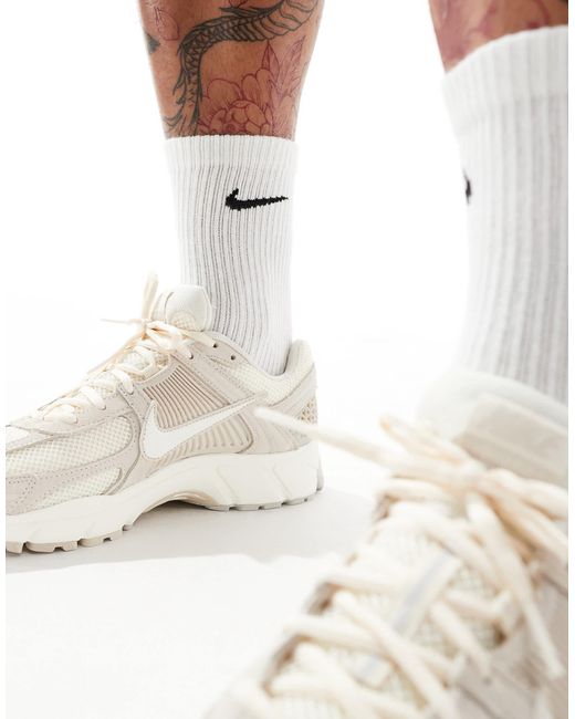 Zoom vomero 5 - baskets unisexes - crème Nike pour homme en coloris White