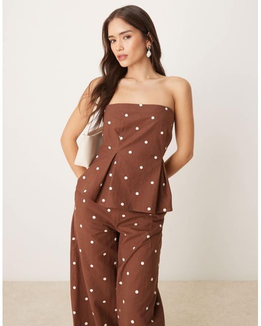ASOS Brown – trägerloses oberteil aus leinenmix mit punktmuster und abgenähter taillenpartie, kombiteil