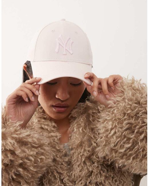 KTZ Brown Ny Yankees 9forty Cap With Metallic Logo
