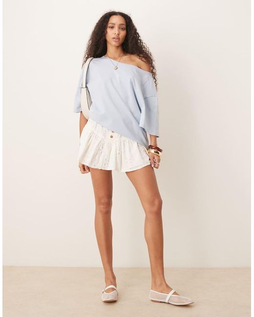 ASOS Ruimvallend Oversized T-Shirt Met Blote Schouder in het White
