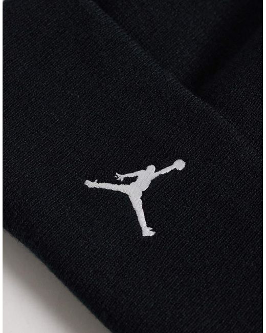 Nike Black Essentials Satin Lined Beanie for men