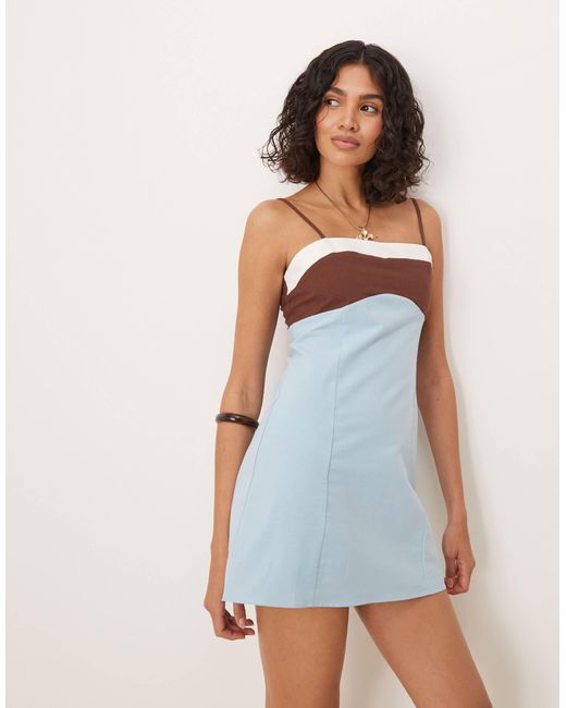 ASOS Blue – mini-trägerkleid aus baumwoll-leinen