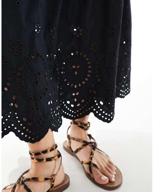 New Look Geribbelde Geborduurde Midi-Jurk in het Black