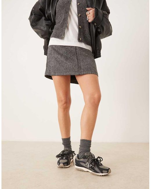 New Balance Black 204L Trainers