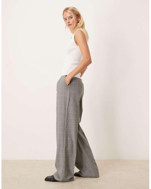 Pantalones De Sastre Grises De Pernera Ancha Con Pinzas Y Estampado De Cuadrícula De Tall ASOS de color Natural