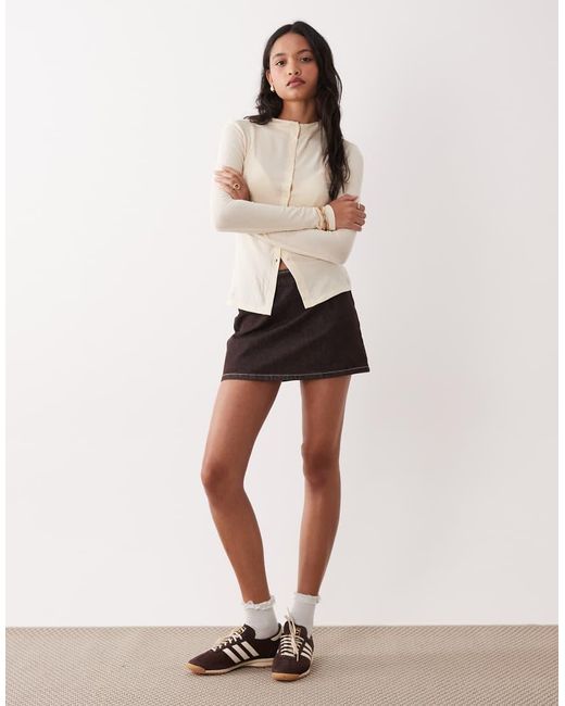 Gina Tricot Slim-Fit Vest-Top Met Opstaande Boord En Knoopsluiting in het Natural
