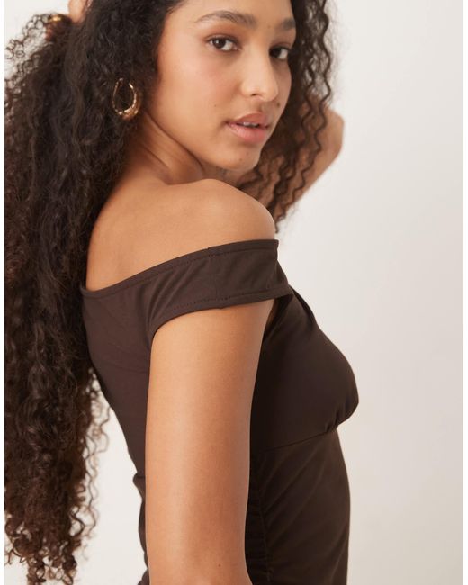 ASOS Natural – eng anliegendes midikleid