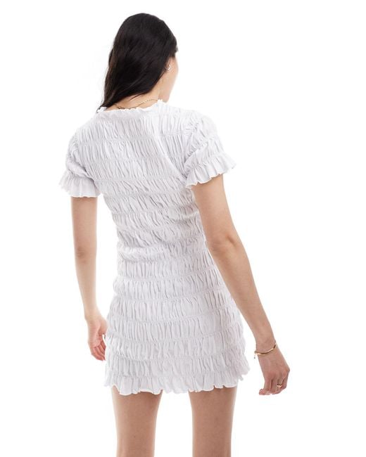 Vestito corto arricciato avorio di ASOS in White