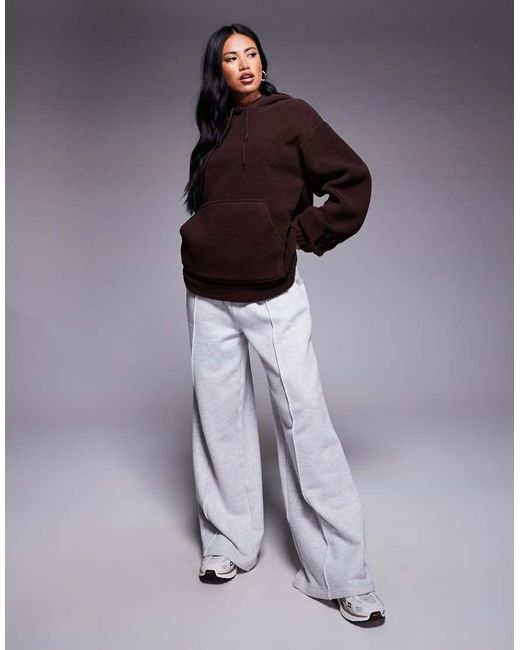 ASOS Weekend Collective in het Brown