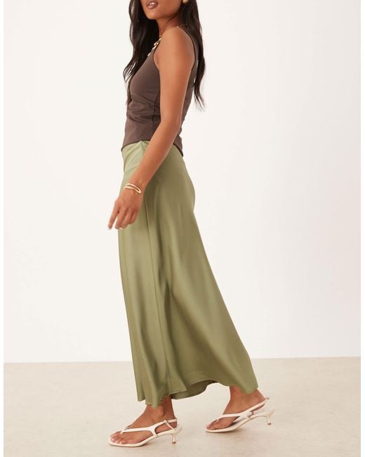 Vila Green – maxikleid aus satin
