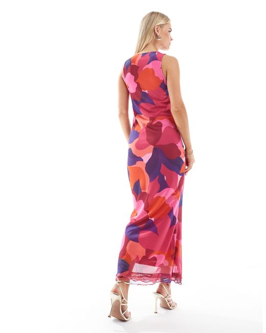 Vero Moda Red – ärmelloses netzstoff-kleid mit kräftigem abstraktem muster und ziernaht vorn