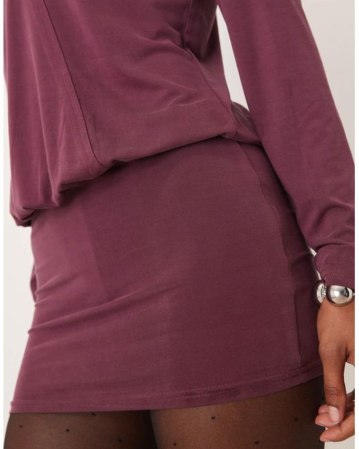 Mihiro - robe courte près du corps en cupro à col v - prune Motel en coloris Purple