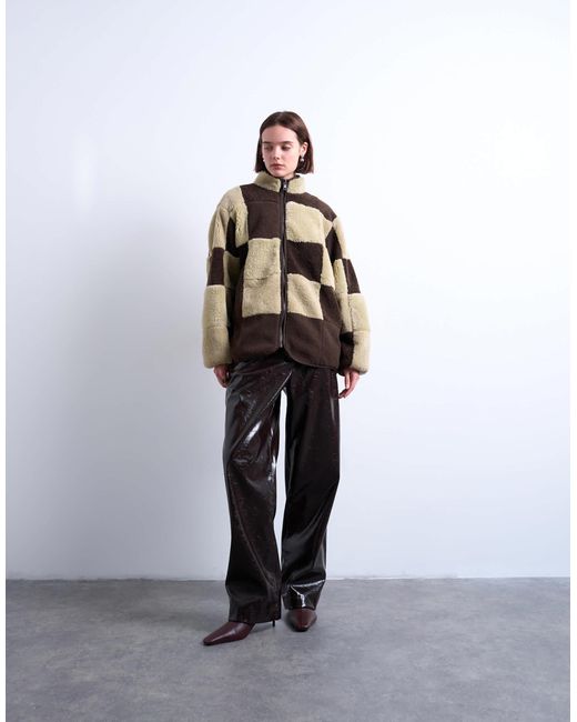 TOPSHOP Brown – jacke mit steppfutter und schachbrettmuster aus fleece