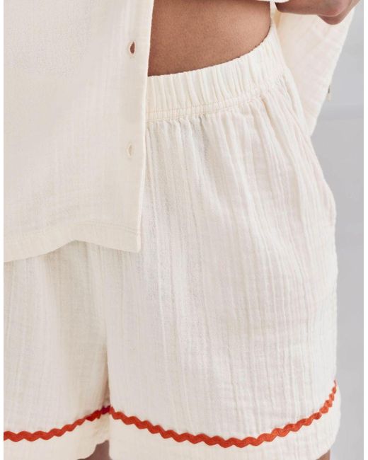 Chelsea Peers White Cotton Cheesecloth Embroidered Le Soleil Short Pyjama Set