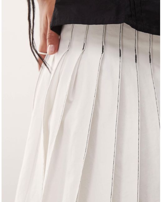 Amy Lynn White ziggy Contrast Pleated Mini Skirt