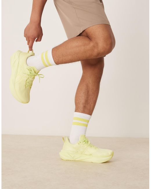 Asics – novablast 5 lite-show – lauf-sneaker mit lite-show-technologie in Yellow für Herren