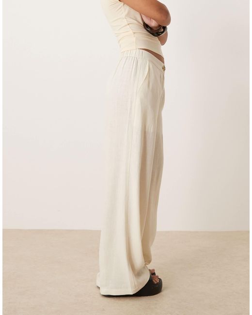 ASOS Natural Petite – locker geschnittene hose