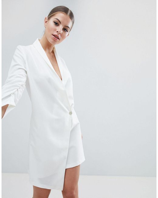 Vesper – Smoking-Kleid mit asymmetrischem Saum und gerafften Ärmeln in Weiß  | Lyst DE
